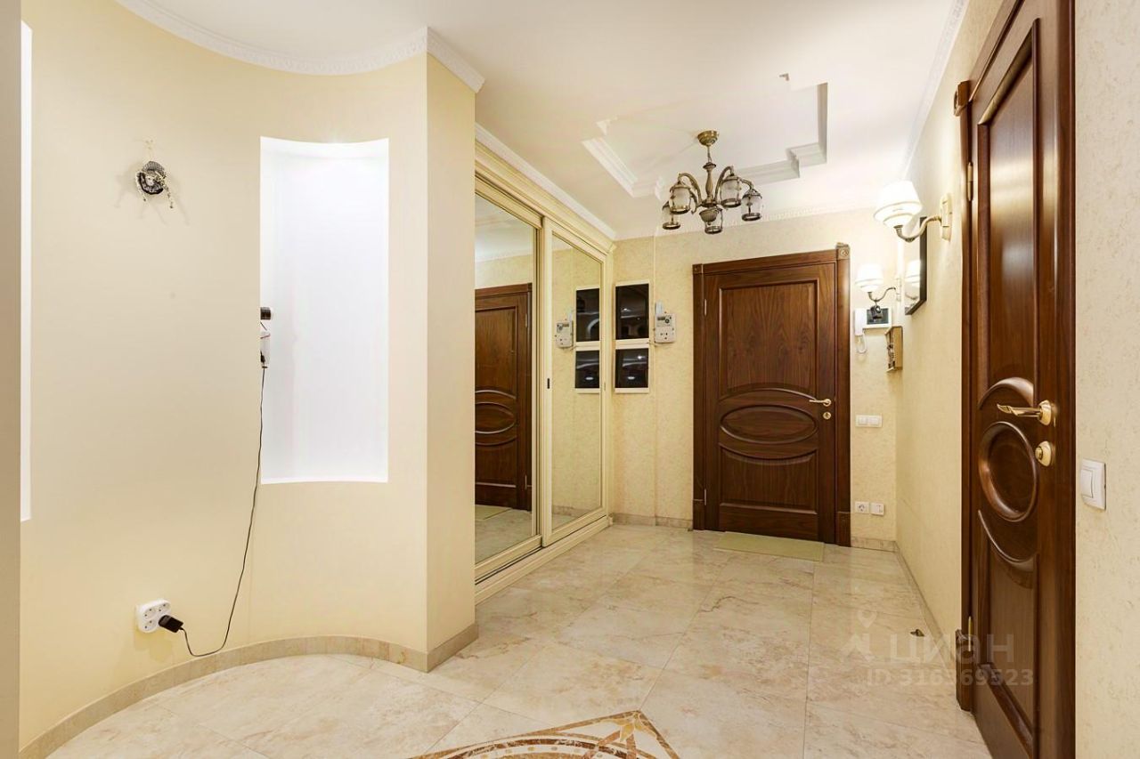 Продажа 3-комн квартиры на вторичном рынке улица Есенина, 16к1