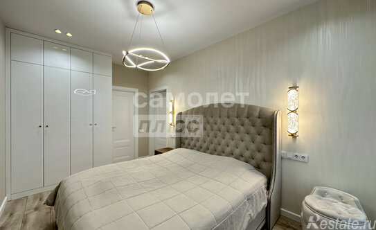 Продажа 3-комн квартиры на вторичном рынке проспект Лихачёва,  д. 10 к2