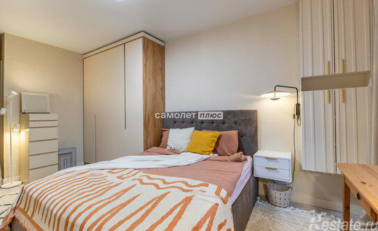 Продажа 2-комн квартиры на вторичном рынке Янино-1 пгт, Тюльпанов (Янила Драйв мкр) ул,  д. 2 к1