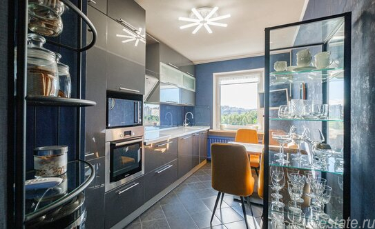 Продажа 2-комн квартиры на вторичном рынке улица Латышских Стрелков,  д. 7 к1