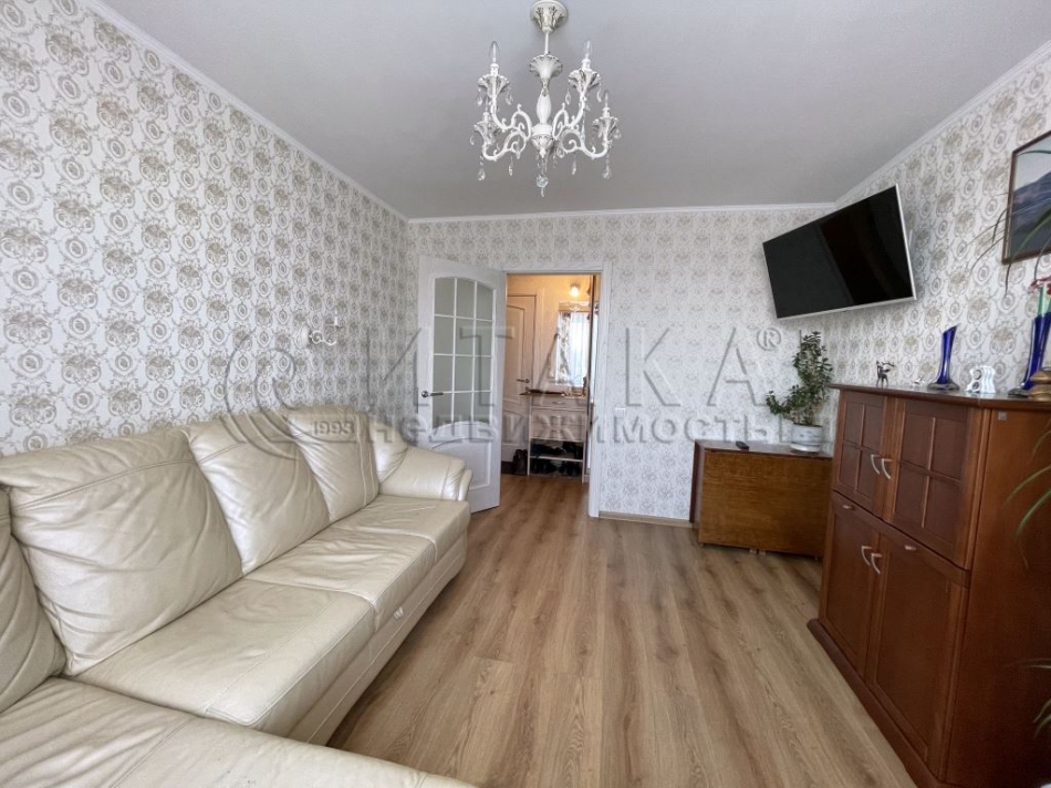 Продажа 2-комн квартиры на вторичном рынке Дрезденская,  д. 21