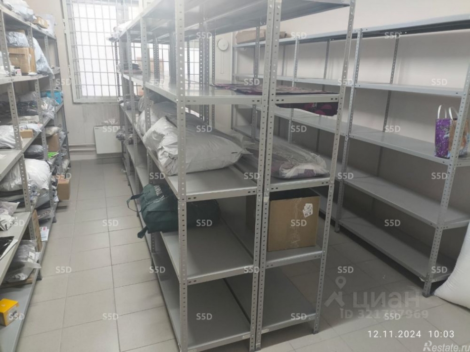 Продажа торгового помещения пр-кт Защитников Москвы,  д. 5