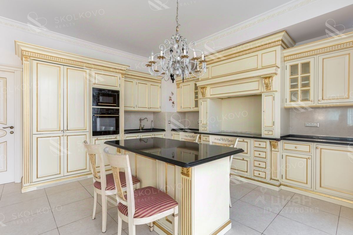Продажа 6-комн квартиры на вторичном рынке улица Климашкина, 17С2