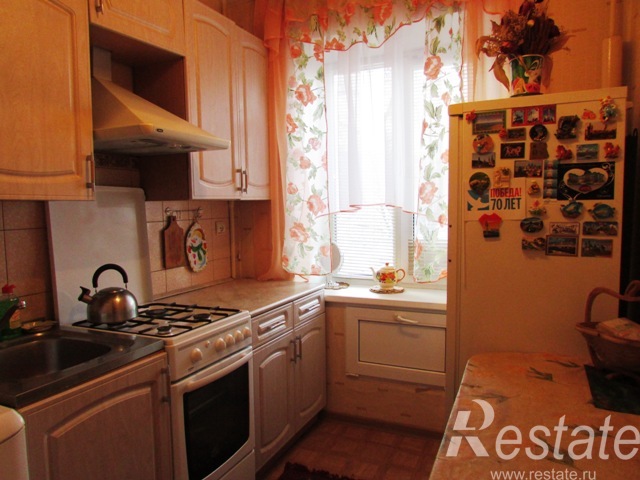 Продажа 1-комн квартиры на вторичном рынке Белоозерский пгт, 60 лет Октября ул ,  д. 4