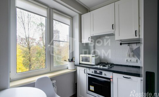 Продажа 1-комн квартиры на вторичном рынке улица Орджоникидзе,  д. 41 к2