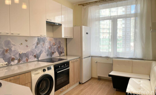 Продажа 3-комн квартиры на вторичном рынке Бугры, Воронцовский б-р,  д. 11,  к. 1