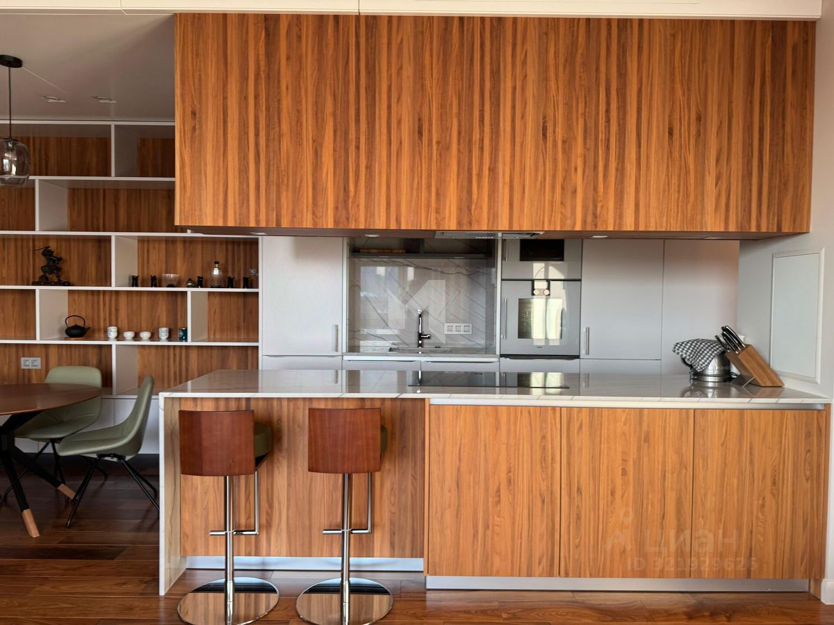 Продажа 2-комн квартиры на вторичном рынке улица Спиридоновка, 12