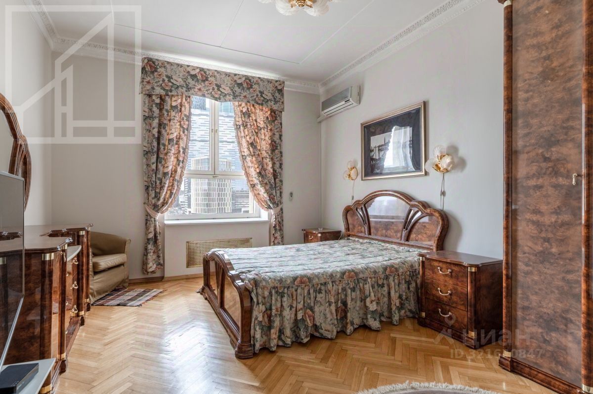 Аренда 3-комн квартиры на вторичном рынке Кутузовский проспект, 30