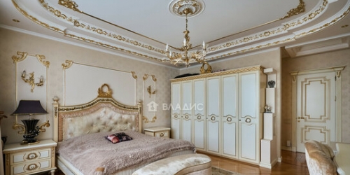 4-комн квартира Чапаевский пер,  д. 3