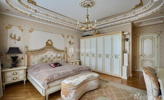 Продажа 4-комн квартиры на вторичном рынке Чапаевский пер,  д. 3