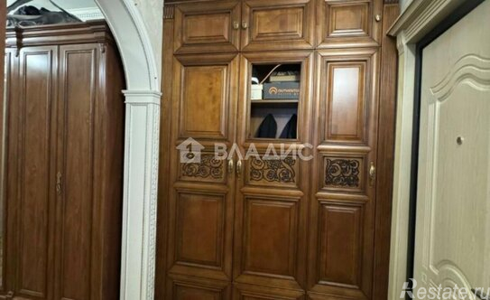 Продажа 3-комн квартиры на вторичном рынке ул Верхние Поля,  д. 33,  к. 1