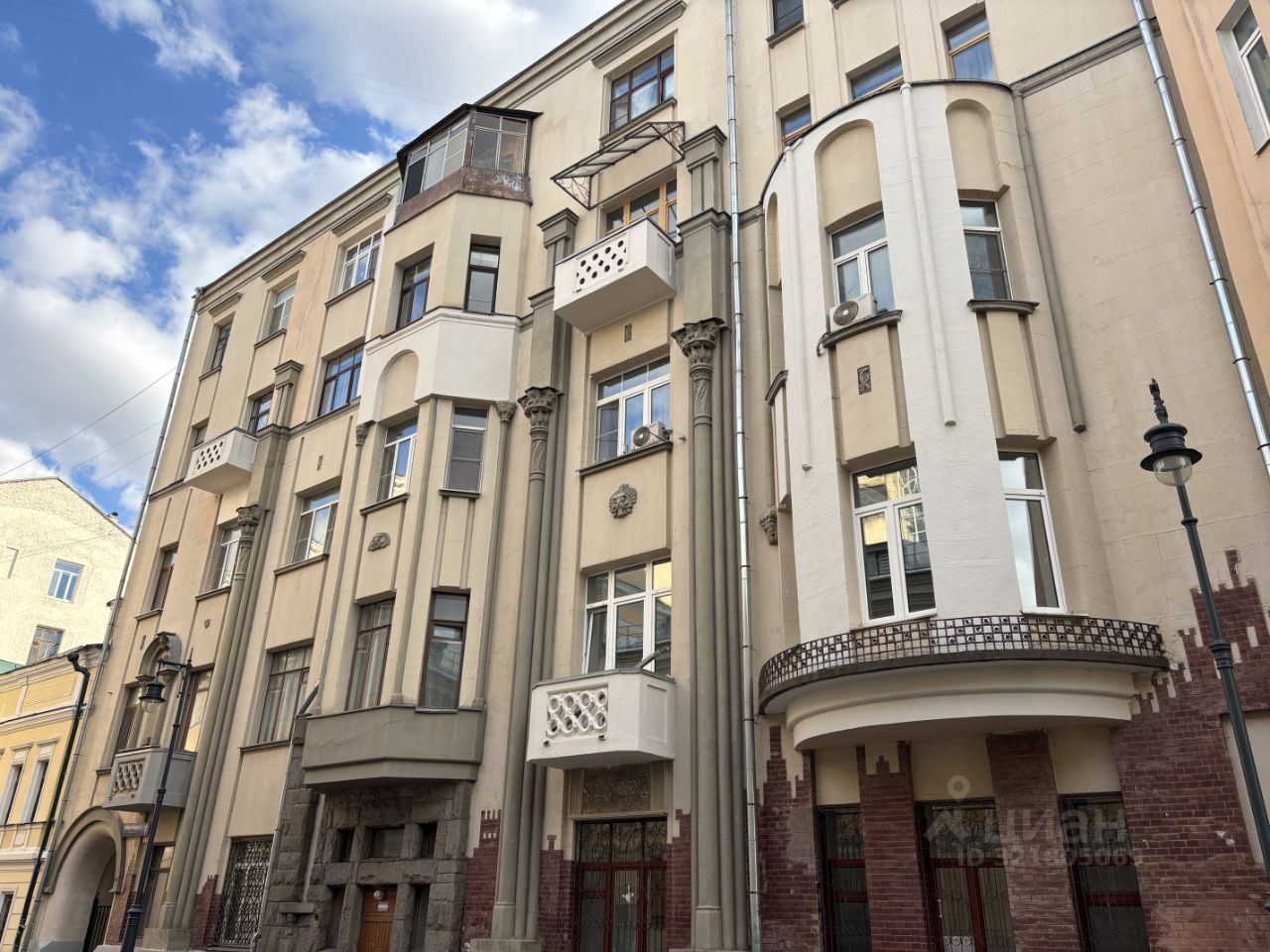 Продажа 3-комн квартиры на вторичном рынке переулок Померанцев, 7