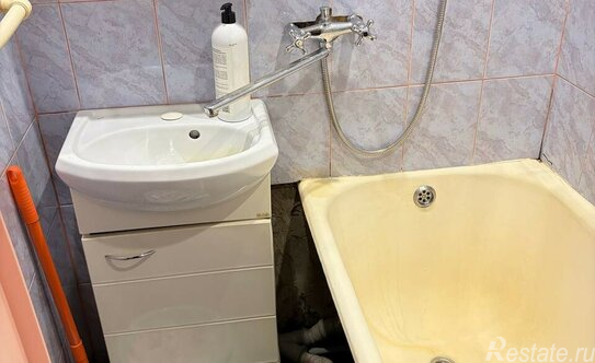 Продажа 7-комн квартиры на вторичном рынке Казачий Б. пер,  д. 4