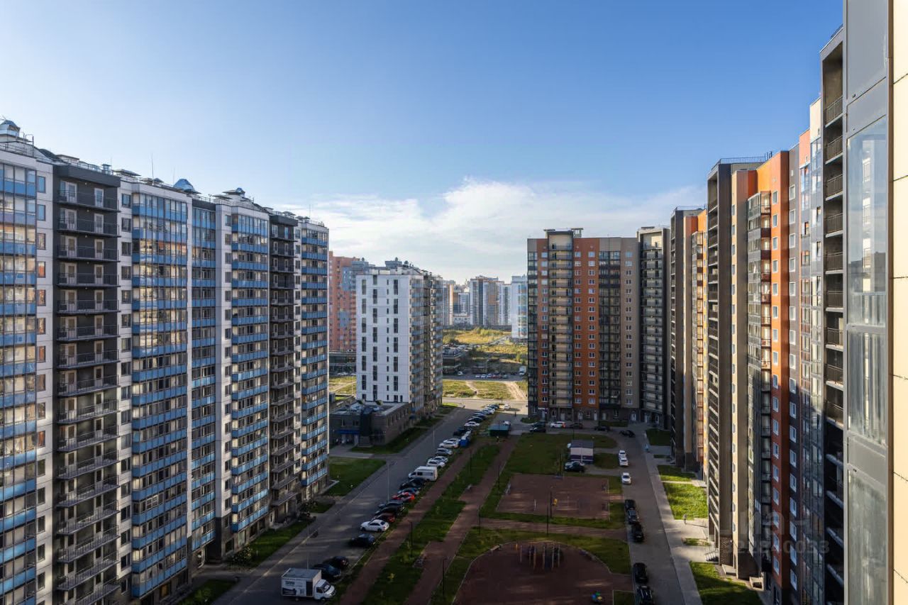 Продажа 2-комн квартиры на вторичном рынке Мурино, улица Шувалова, 30