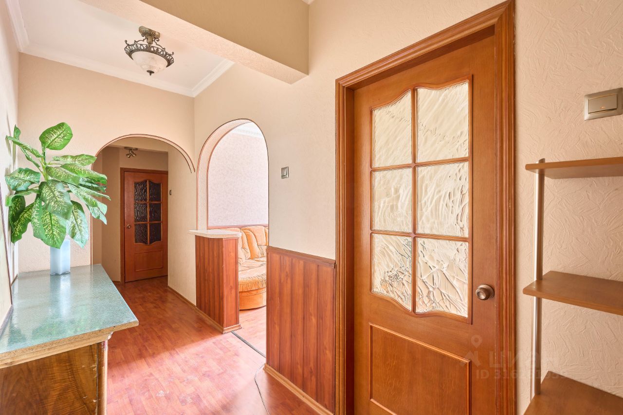 Продажа 2-комн квартиры на вторичном рынке Мироновская улица, 9