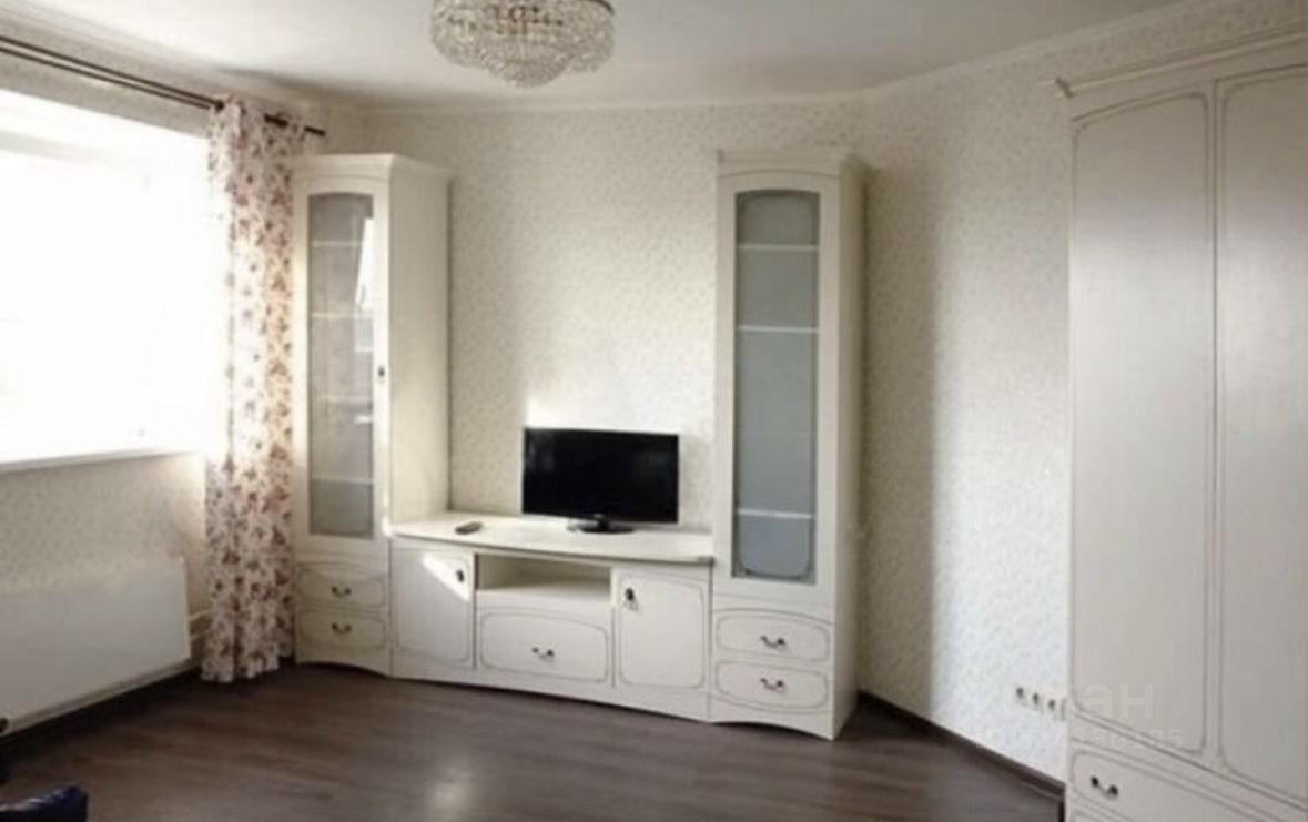 Продажа 1-комн квартиры на вторичном рынке с. Тарасовка, улица Центральная,  д. 11