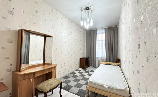 Продажа 3-комн квартиры на вторичном рынке 2-я линия