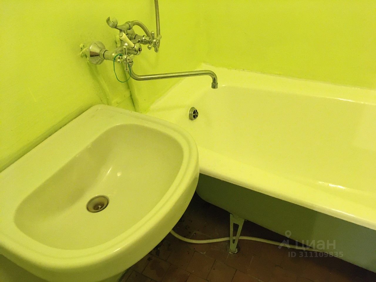 Продажа 2-комн квартиры на вторичном рынке проспект Культуры, 27