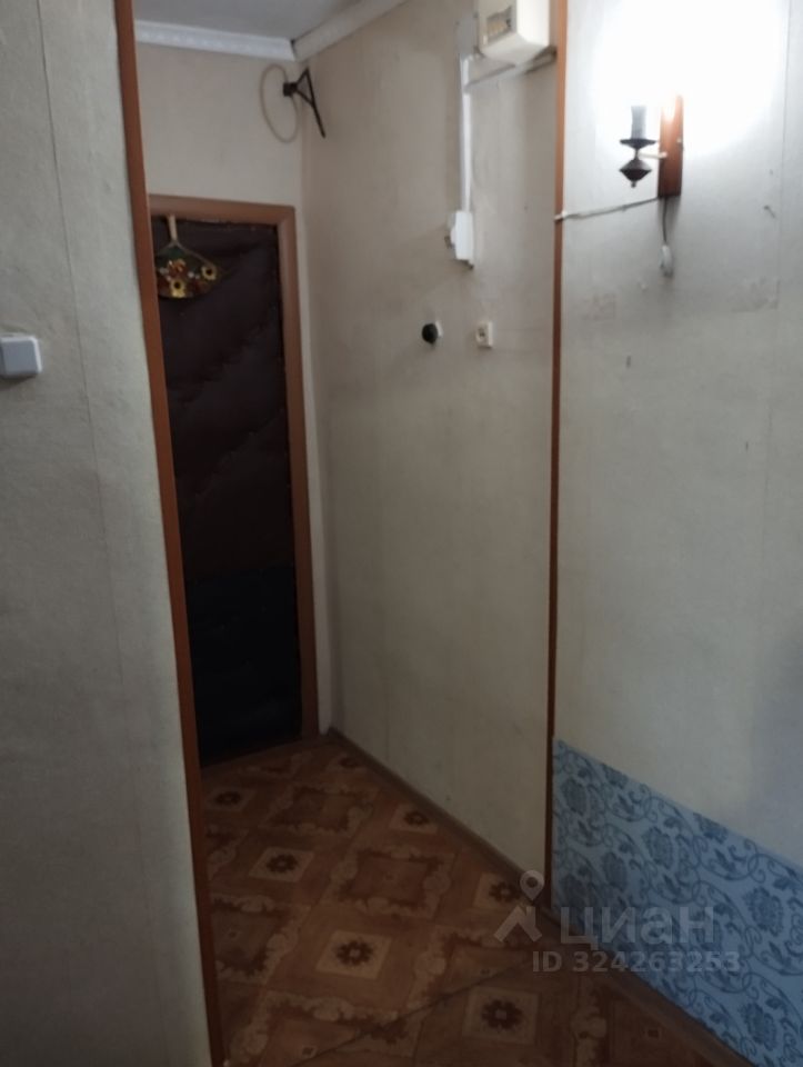 Продажа 1-комн квартиры на вторичном рынке пос. Оредеж, улица Энгельса, 15