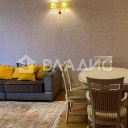 Продажа 4-комн квартиры на вторичном рынке Петрозаводская улица,  д. 15 к5