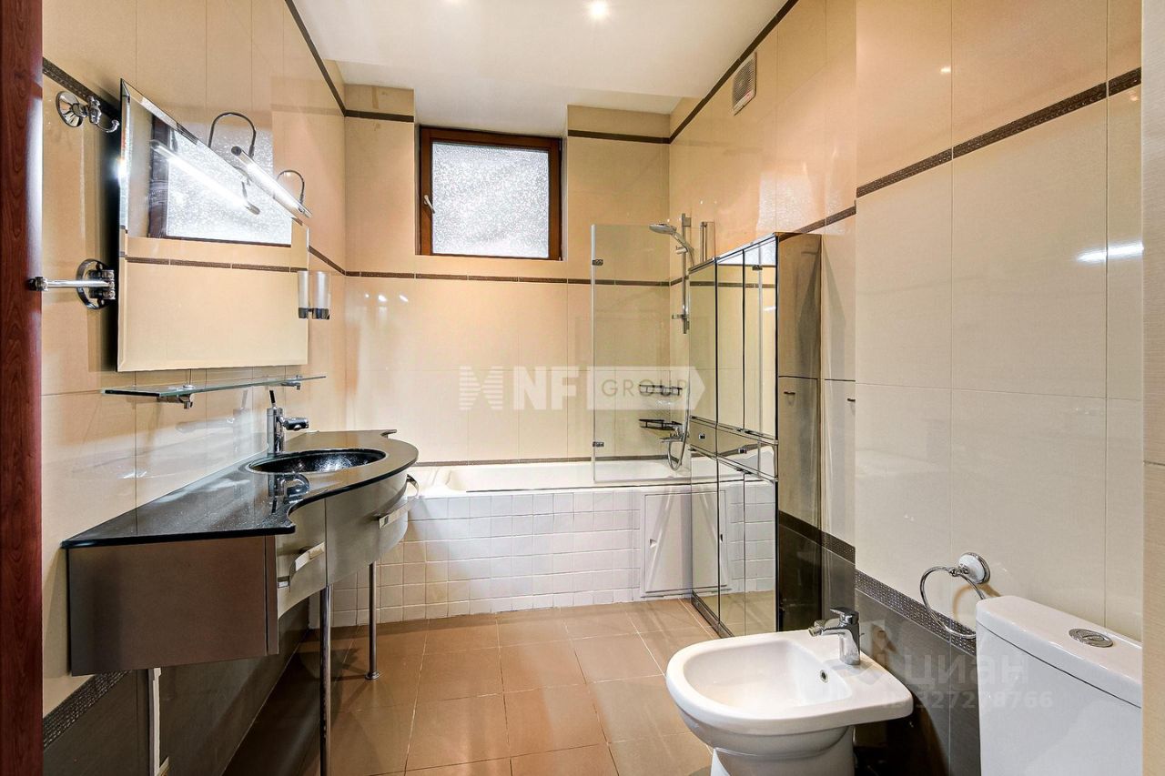 Аренда 4-комн квартиры на вторичном рынке Староконюшенный переулок, 36С2