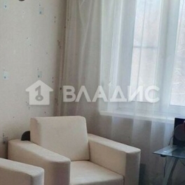 Продажа 3-комн квартиры на вторичном рынке улица Авиаторов,  д. 6