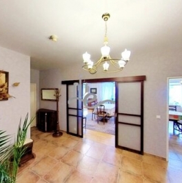 Аренда 4-комн квартиры на вторичном рынке улица Дунаевского,  д. 7