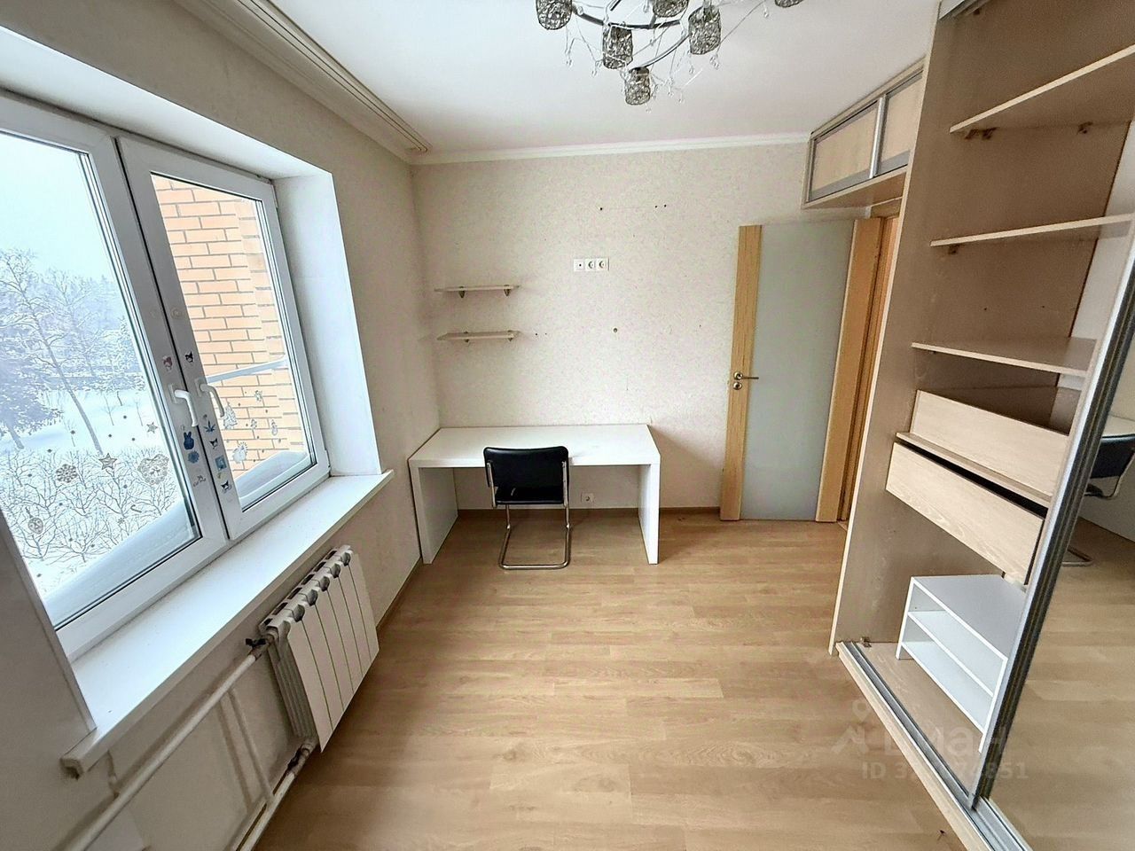 Продажа 2-комн квартиры на вторичном рынке Лобня, Спортивная улица,  д. 7к3