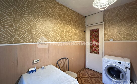 Продажа 2-комн квартиры на вторичном рынке улица Бутлерова,  д. 8