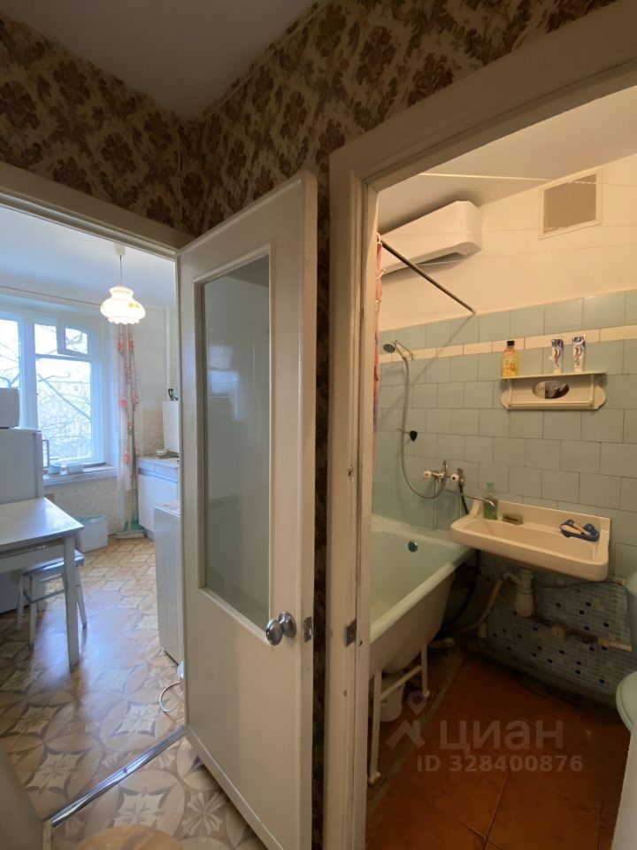 Продажа 1-комн квартиры на вторичном рынке Петергоф, бульвар Разведчика, 12к3