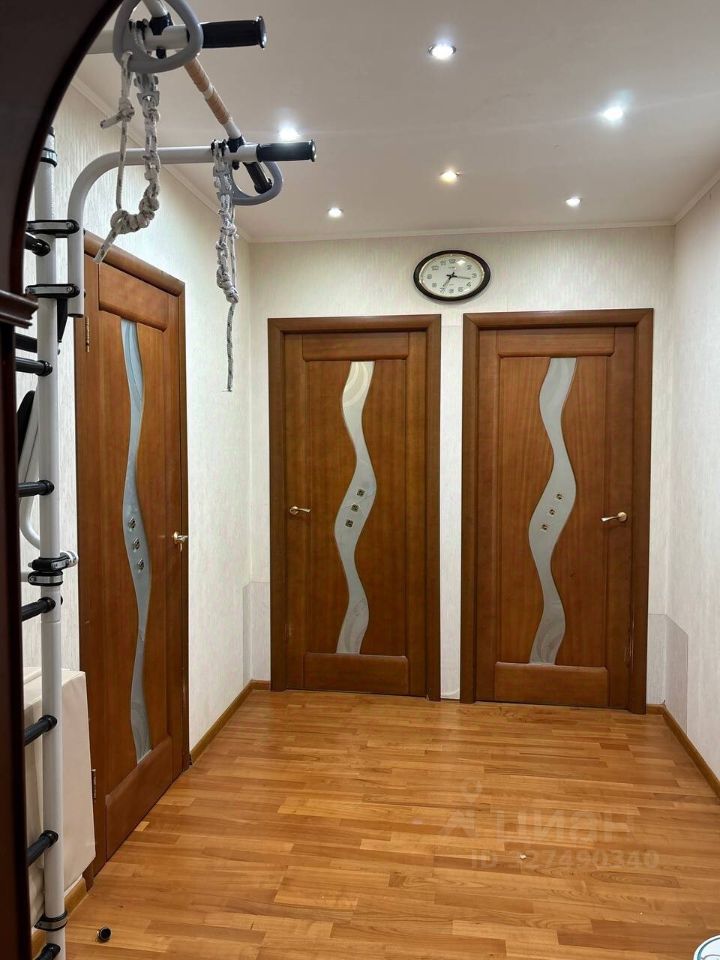 Продажа 3-комн квартиры на вторичном рынке улица 800-летия Москвы, 32