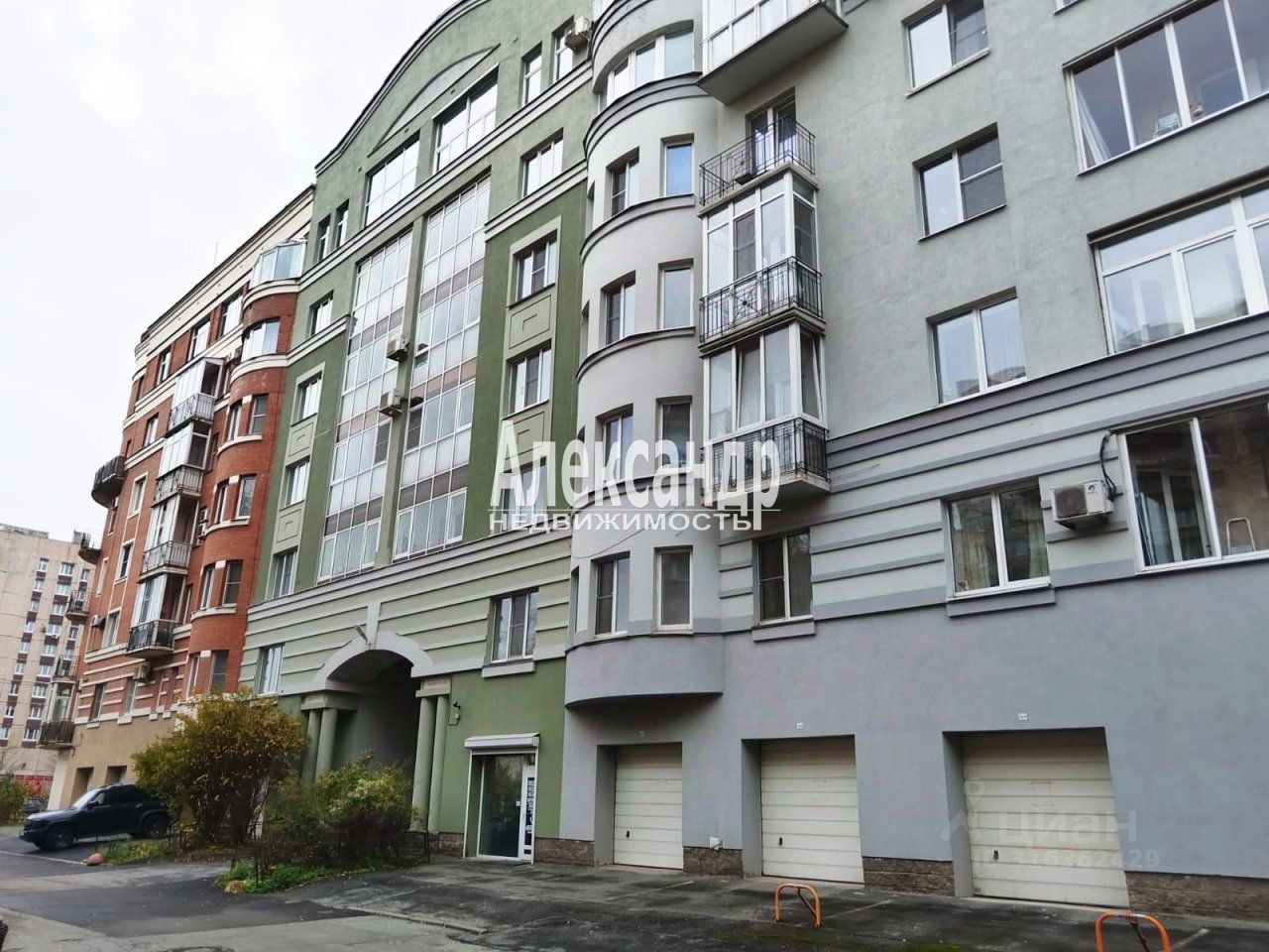 Продажа 2-комн квартиры на вторичном рынке улица Композиторов, 4