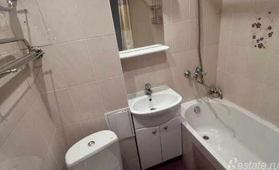 Аренда 1-комн квартиры на вторичном рынке ул Молдагуловой,  д. 28,  к. 3