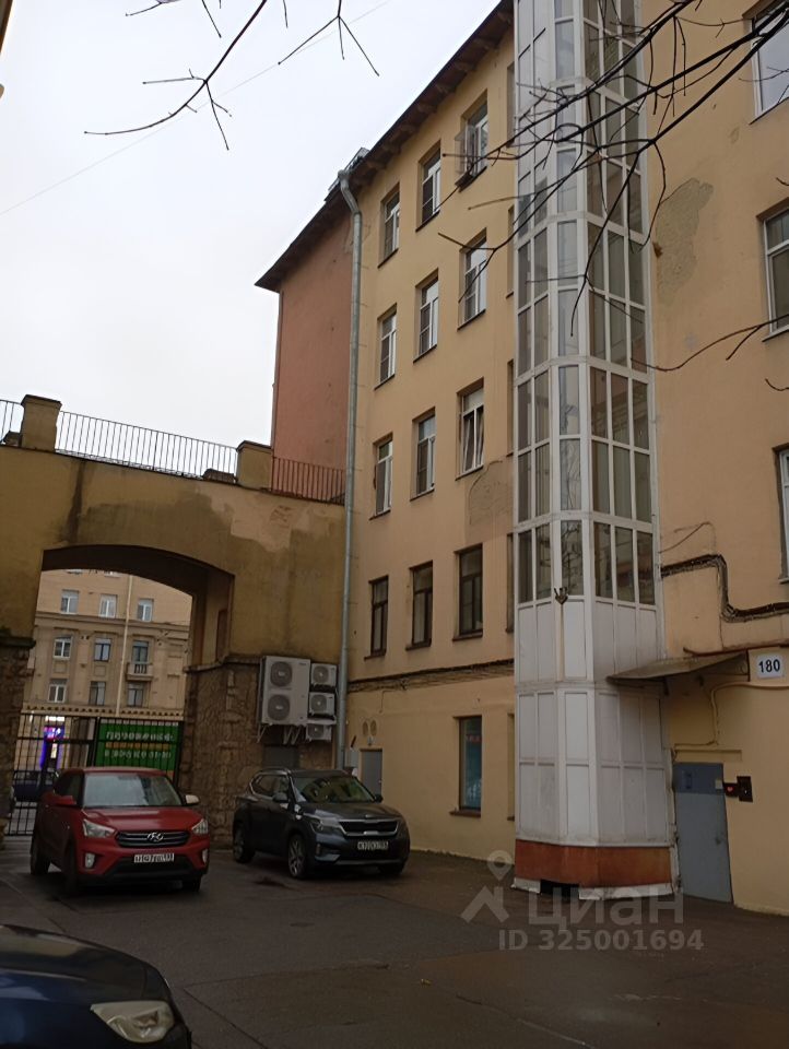 Продажа 2-комн квартиры на вторичном рынке Московский проспект, 180