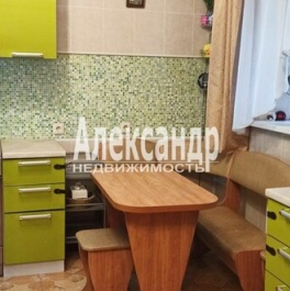 Продажа 3-комн квартиры на вторичном рынке улица Седова,  д. 42 к2