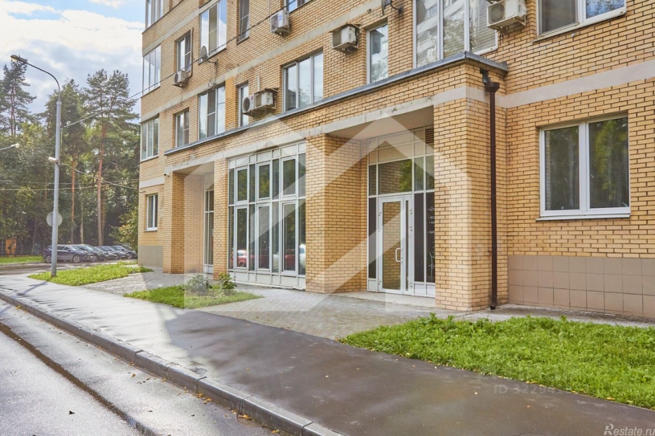 Аренда торгового помещения ул Челюскинская,  д. 9