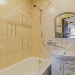 Продажа 1-комн квартиры на вторичном рынке ул Учительская,  д. 17,  к. 1