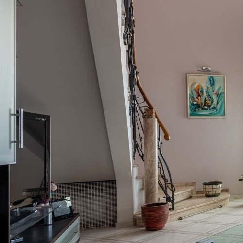 4-комн квартира улица Чекистов, 22