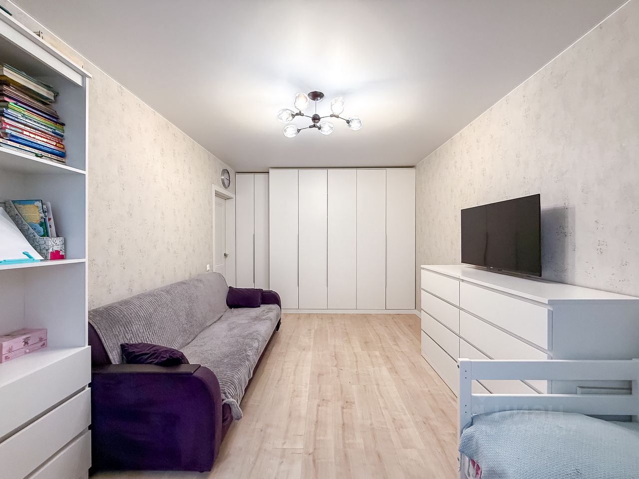 Продажа 2-комн квартиры на вторичном рынке улица Адмирала Лазарева, 43