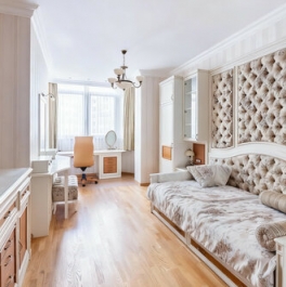 Продажа 4-комн квартиры на вторичном рынке Ломоносовский пр-кт,  д. 25,  к. 1