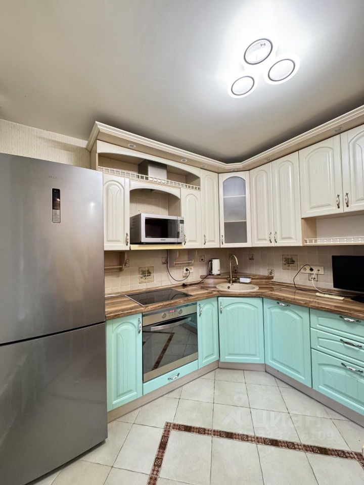 Аренда 2-комн квартиры на вторичном рынке Богатырский проспект, 58к1