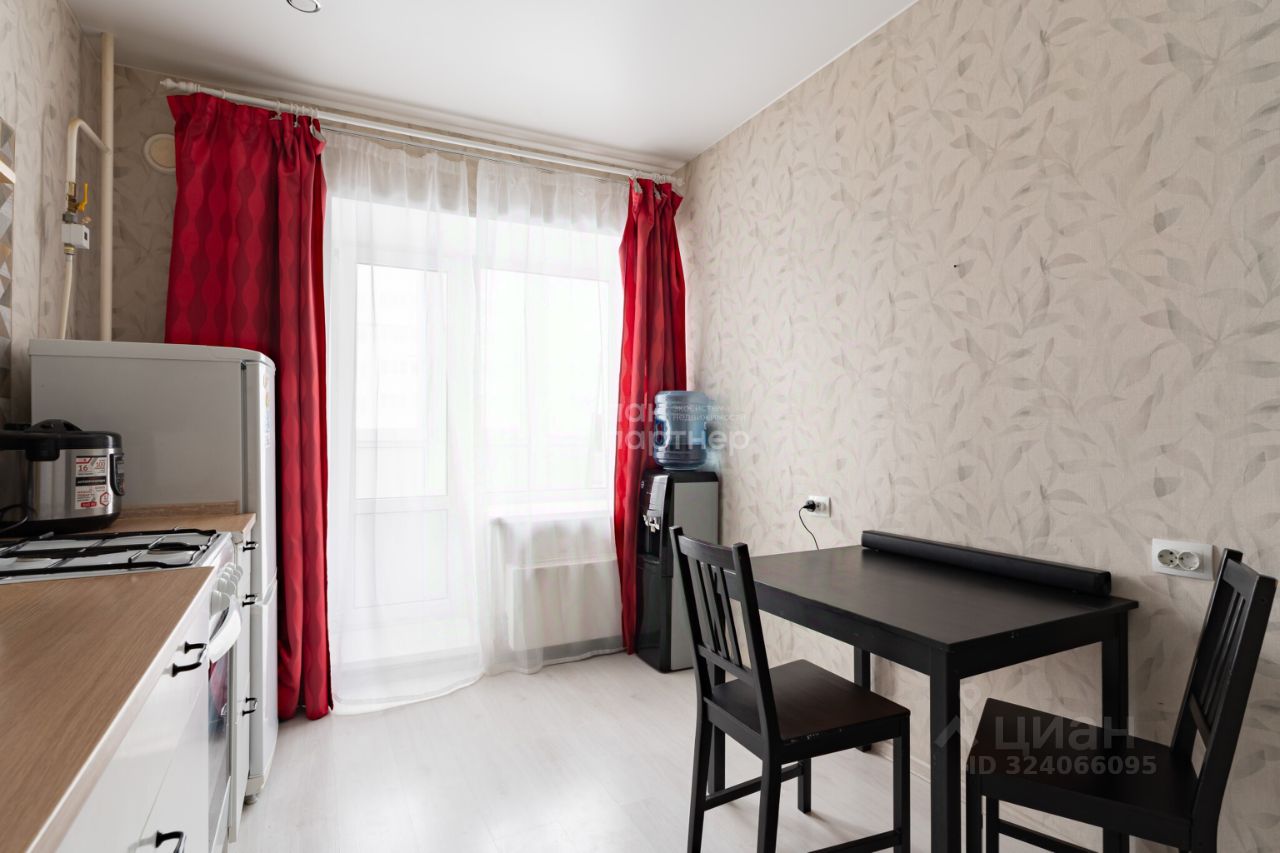 Продажа 1-комн квартиры на вторичном рынке Гатчина, улица Красных Военлетов, 4А