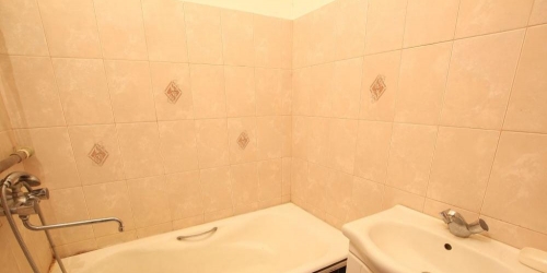 2-комн квартира Гатчина г, Рощинская ул ,  д. 1