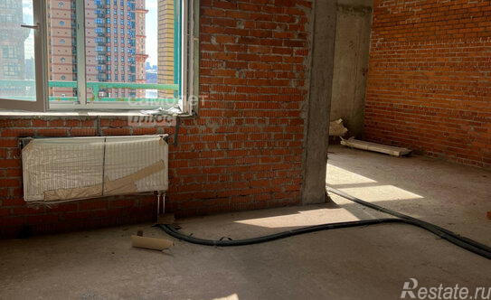 Продажа 4-комн квартиры на вторичном рынке Авиационная улица,  д. 77 к2