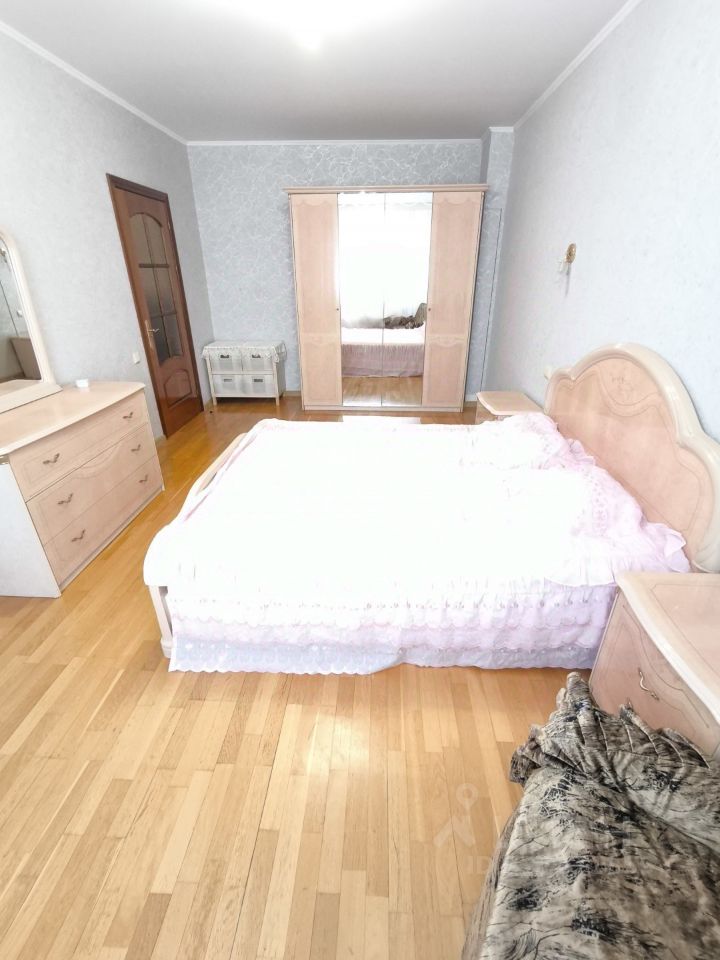 Продажа 4-комн квартиры на вторичном рынке Мичуринский проспект, 27К2