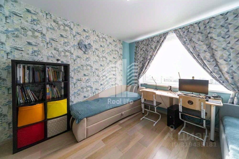 Продажа 3-комн квартиры на вторичном рынке Южный мкр, улица Курыжова, 20