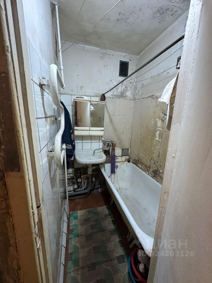 Продажа 3-комн квартиры на вторичном рынке Будапештская улица, 17К2