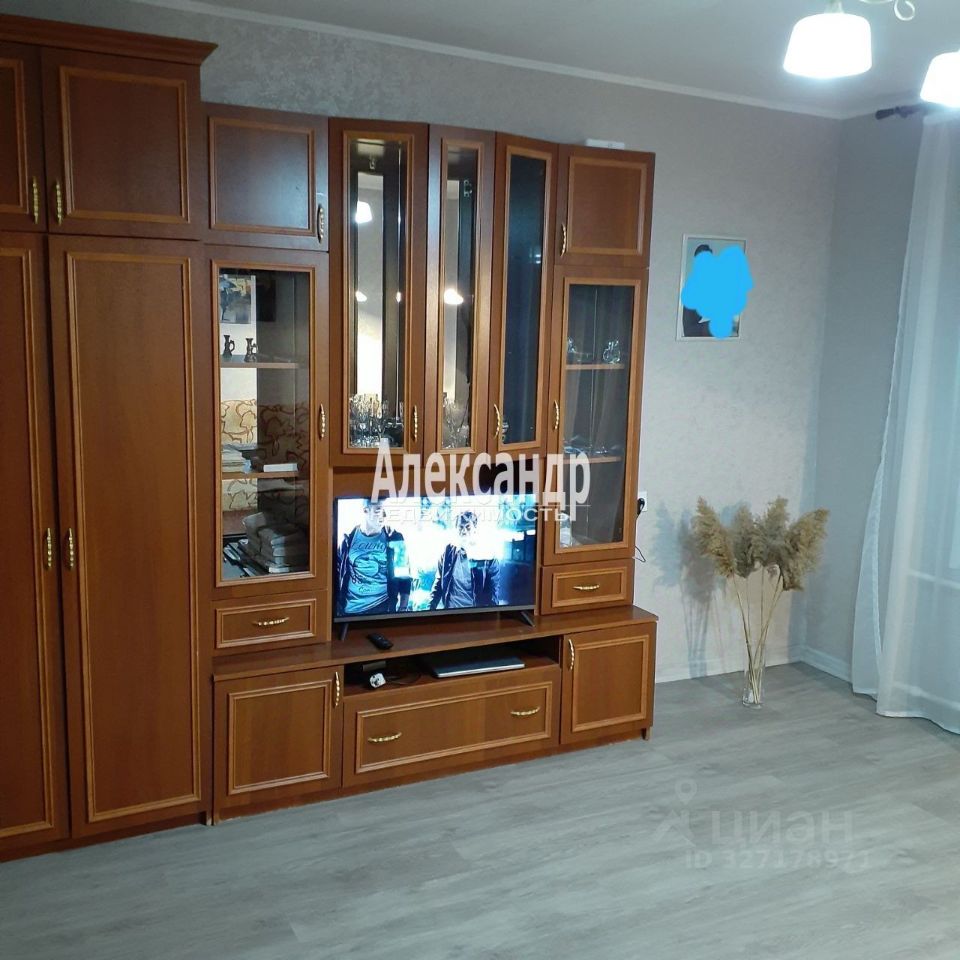 Продажа 1-комн квартиры на вторичном рынке Кузнечное пгт, Центральная улица,  д. 17