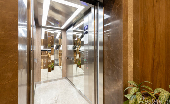 Продажа 5-комн квартиры на вторичном рынке Мантулинская улица,  д. 9 к5