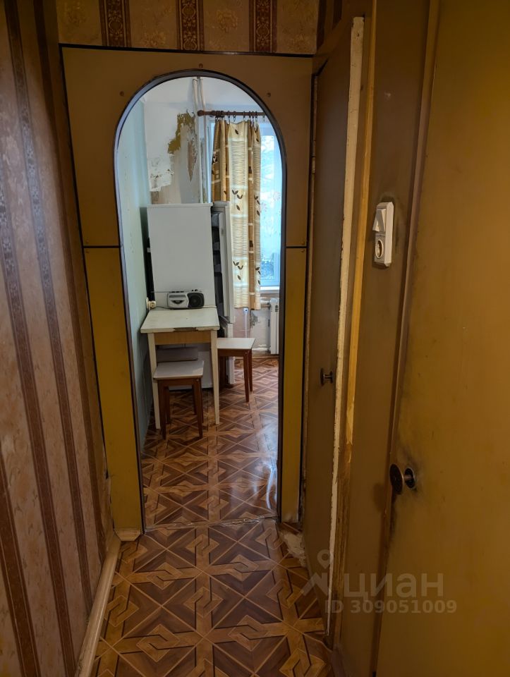 Продажа 2-комн квартиры на вторичном рынке Сиверский городской поселок, улица Военный Городок, 37